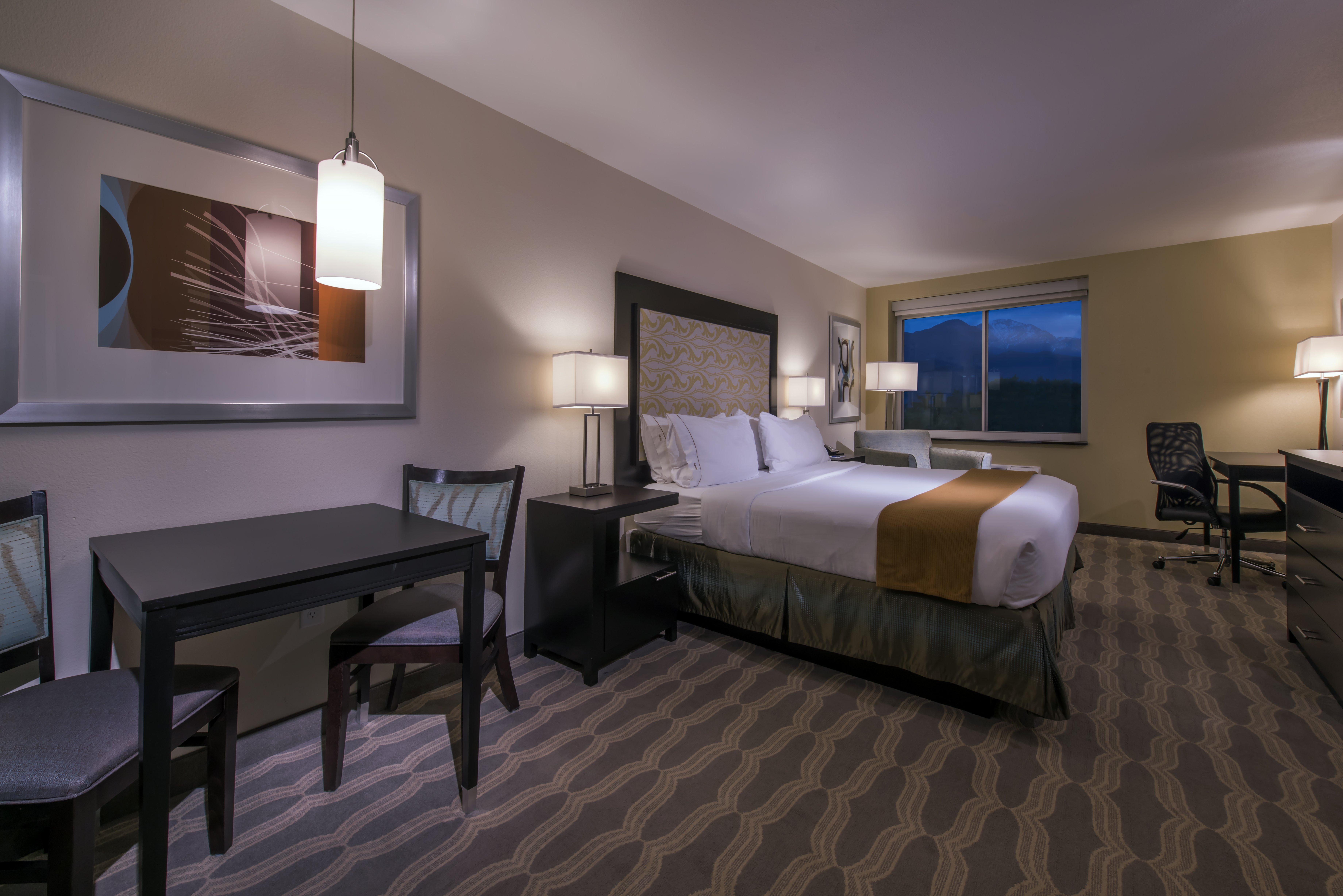 Holiday Inn Express & Suites Colorado Springs Central By Ihg Екстер'єр фото