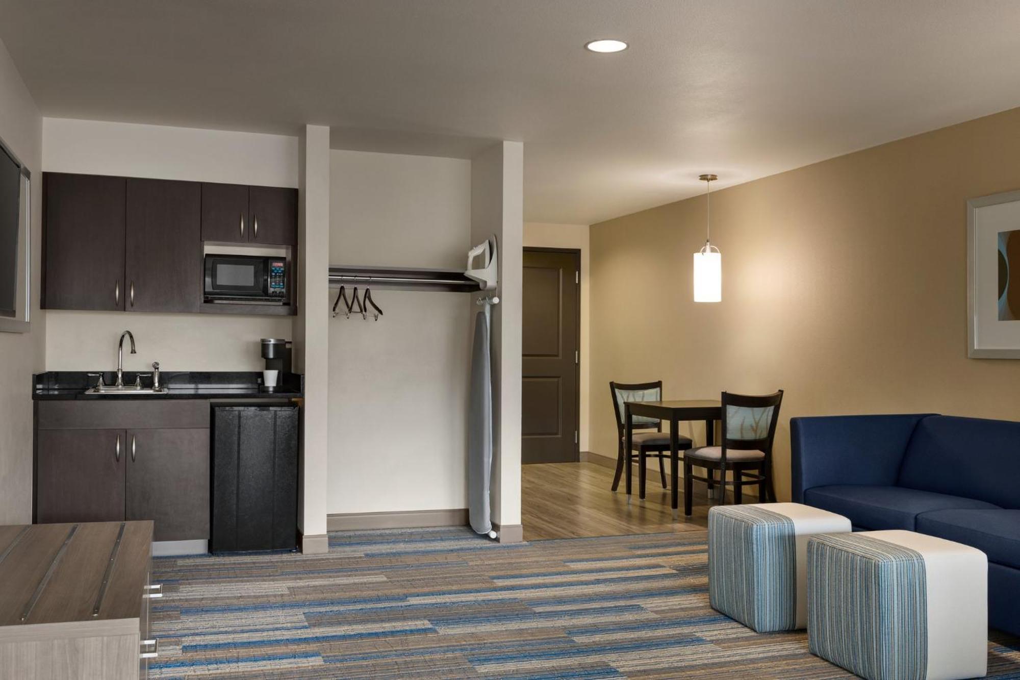 Holiday Inn Express & Suites Colorado Springs Central By Ihg Екстер'єр фото