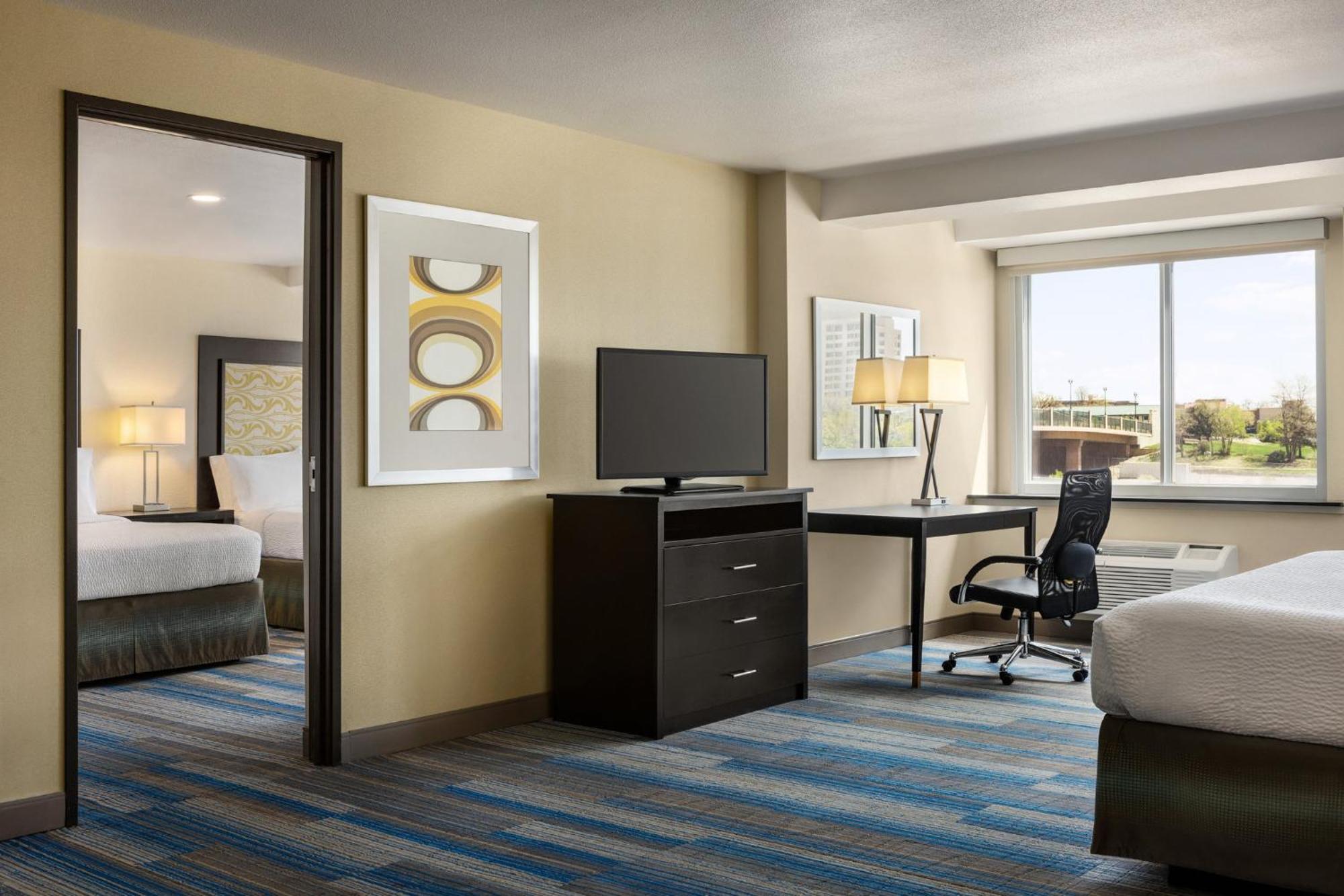 Holiday Inn Express & Suites Colorado Springs Central By Ihg Екстер'єр фото