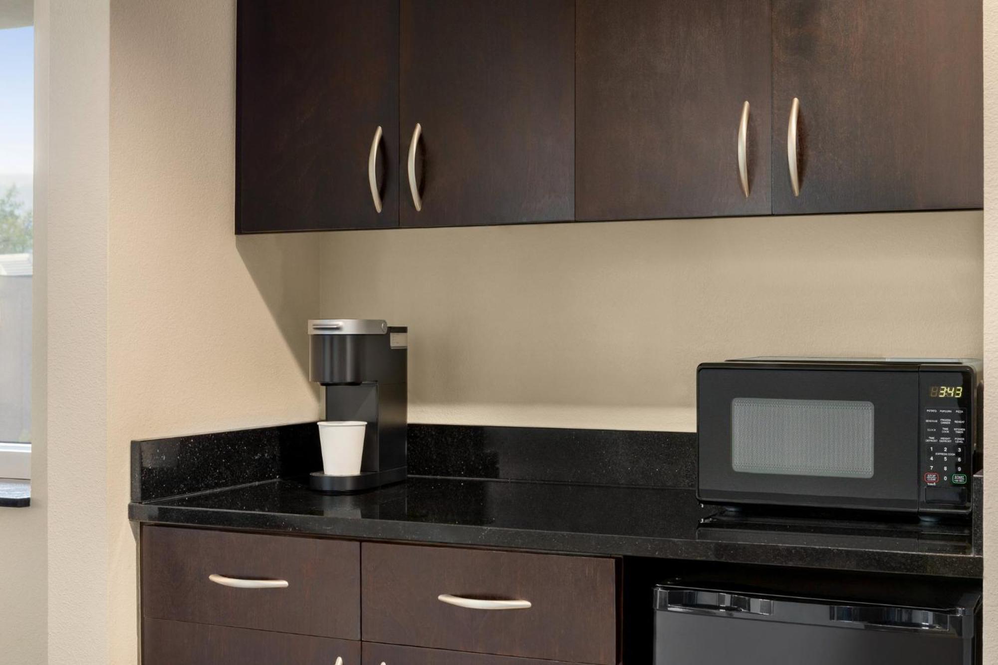 Holiday Inn Express & Suites Colorado Springs Central By Ihg Екстер'єр фото